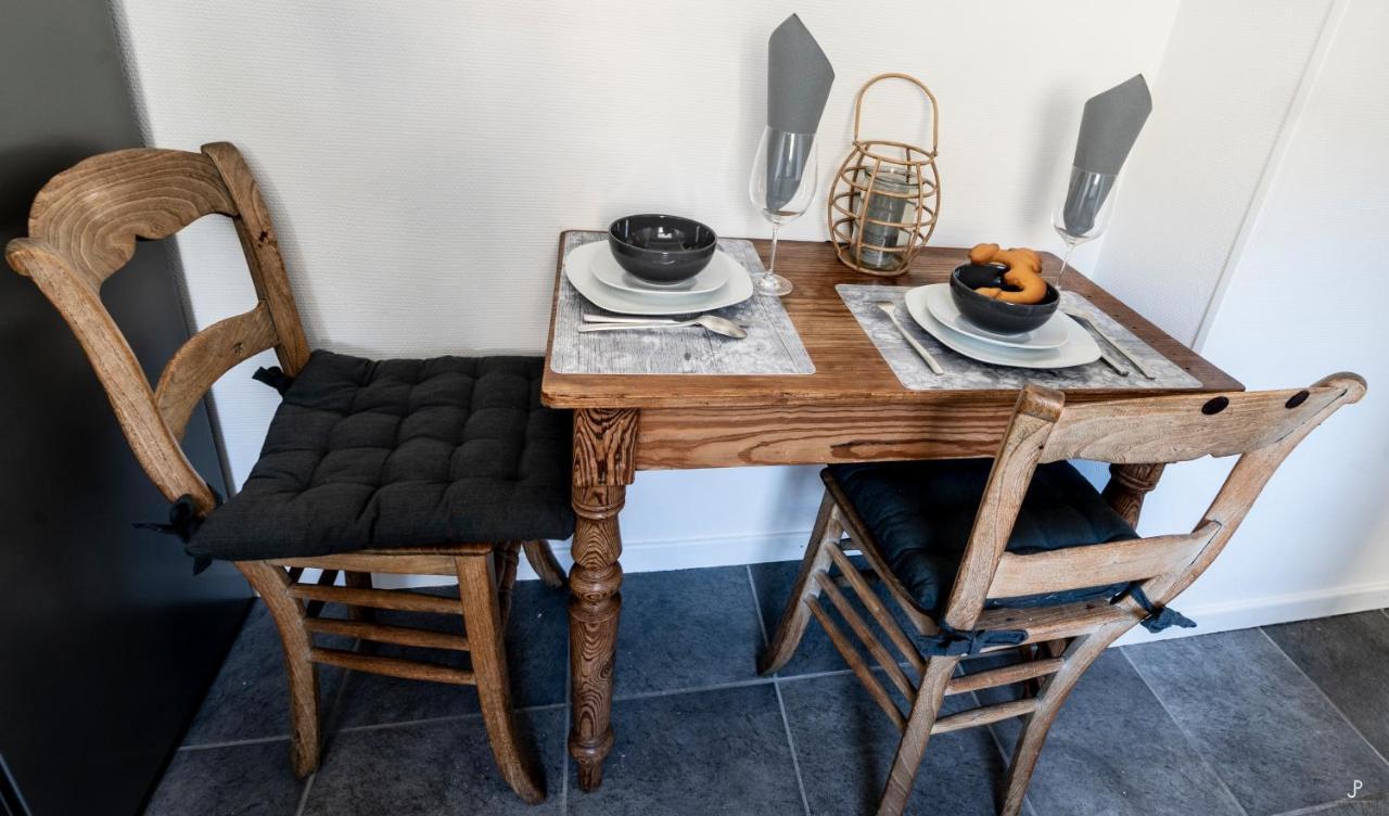 Les 3 Chapeaux Dinant 6P Les Canotiers 4P Avec Terrasse Le Melon 2P Sans Terrasse Exterior foto